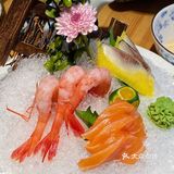 想赖在这家环境超好的日料店[礼花]