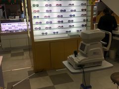 -新镜界眼镜(乐坊大华生活广场店)
