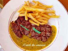 烤新西兰草饲肉眼扒配香草牛油汁-Entrecôte 法国牛扒馆(保利·时光里店)