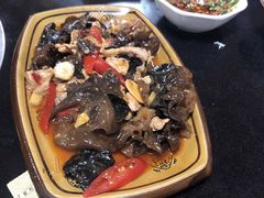 木耳肉片-八美镇邛崃土地坡饭店