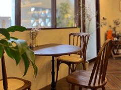 -Café Monson