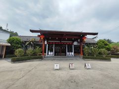 -腾冲洞山温泉村