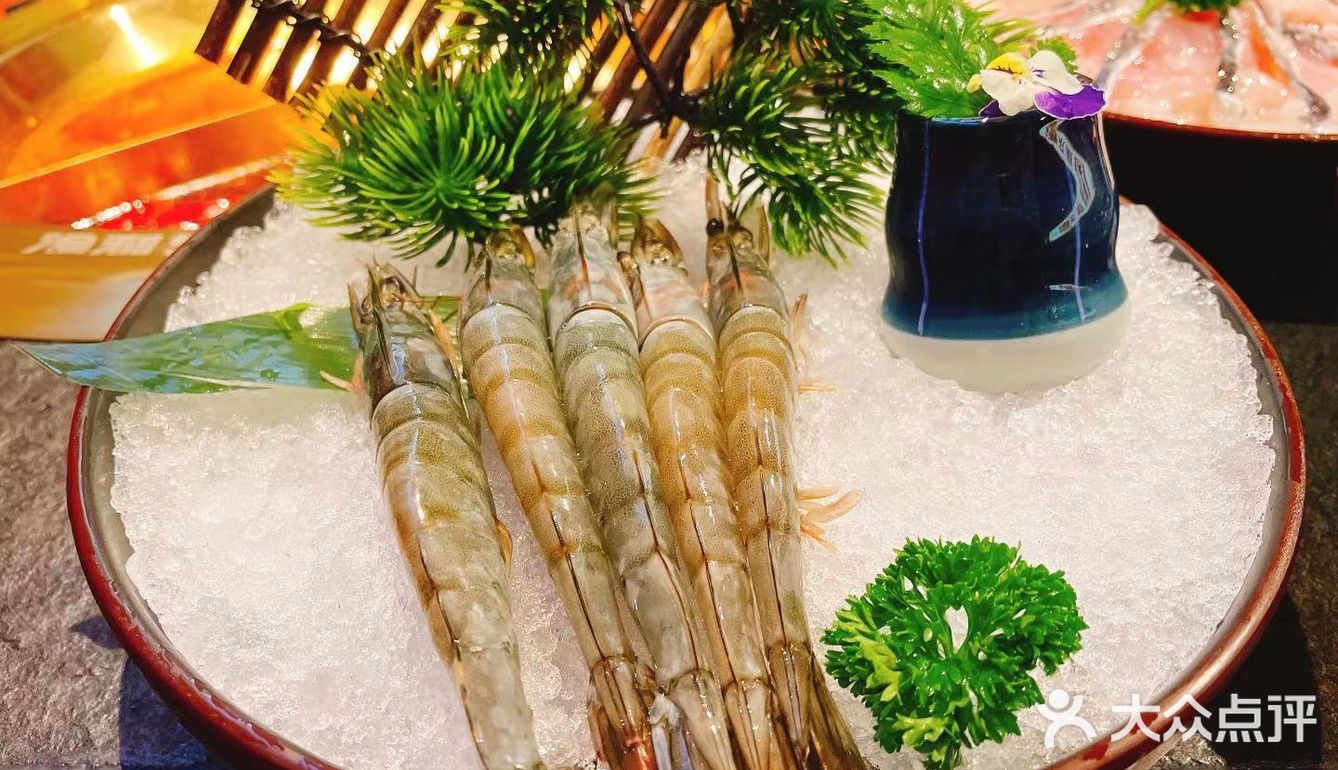 打卡非常正宗的重庆火锅，热辣浓烈，爽翻味蕾。