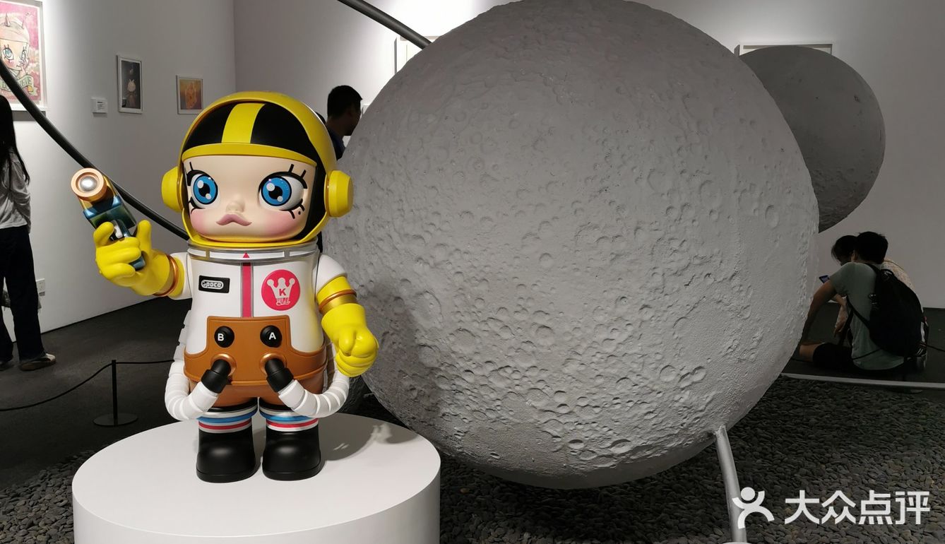 IFS国金中心DIMOO环游星海