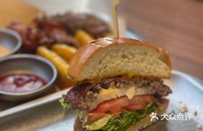 Weisley's Classic Double Beef Burger