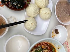-李与白包子铺(桐梓林店)