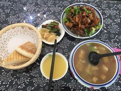 -八两八金·莱芜特色炒鸡(市南漳浦路店)