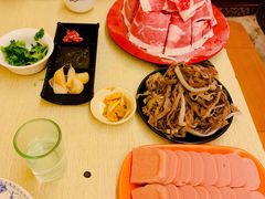 -洞庭洲·防空洞火锅·烧烤·铜锅涮肉(新百广场店)