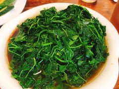-侬佳蒸菜馆(听潮店)