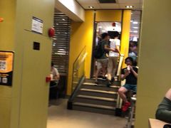 -麦当劳(龙洞店)
