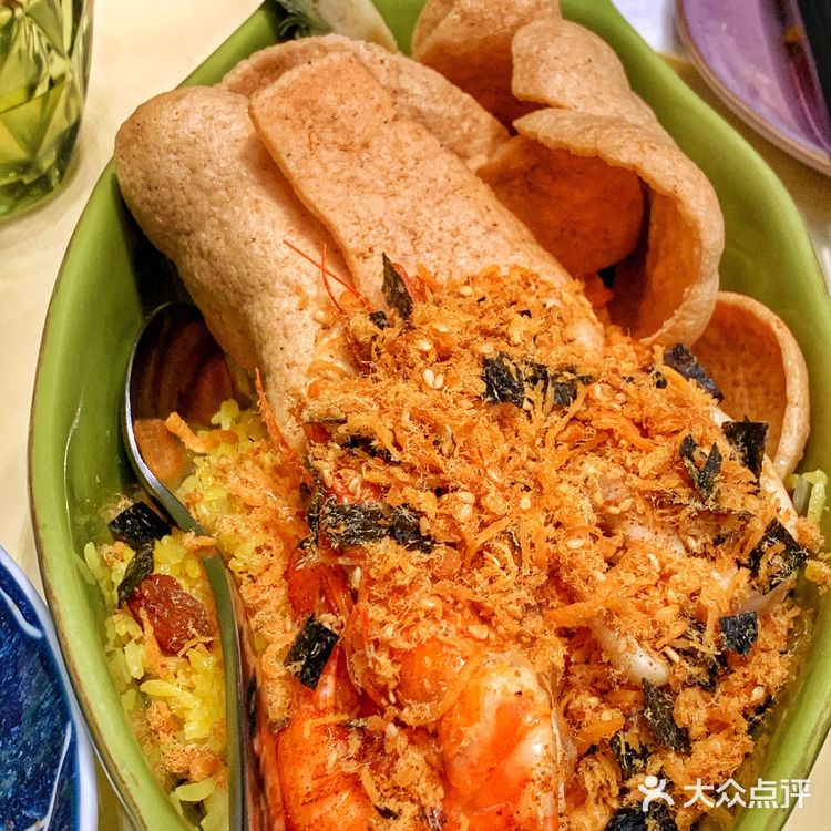 菠萝海鲜饭全场最惊艳 好吃料很丰富 有葡萄干肉松