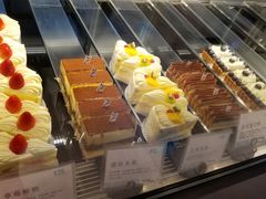 草莓鲜奶-Dough&Joe团憩(瑞虹天地月亮湾店)