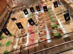 零售区-罗森尼娜(德思勤店)