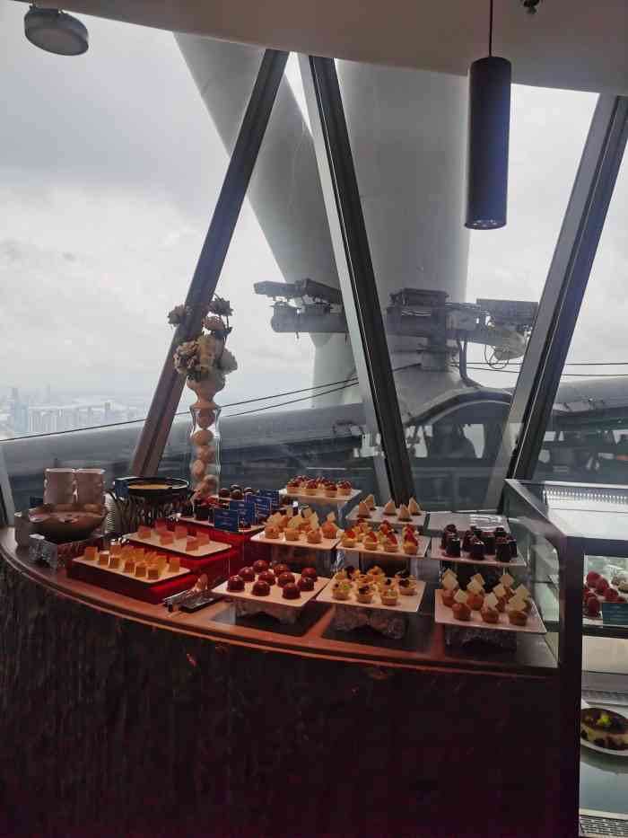 广州塔璇玑地中海自助旋转餐厅