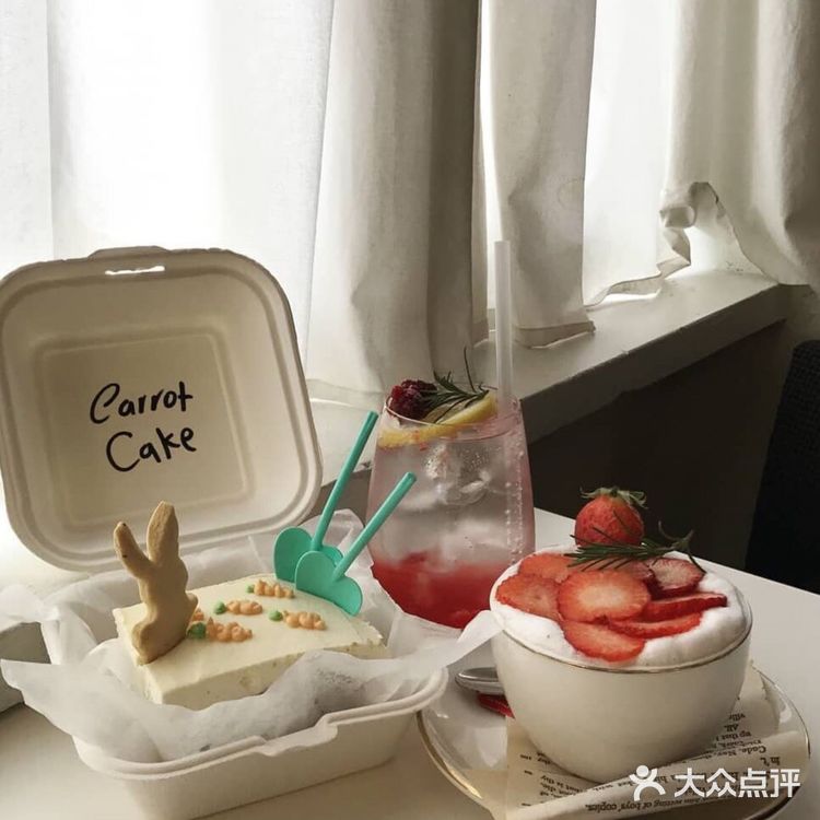 充满岁月斑驳的痕迹,没有电梯