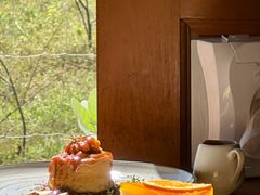 -Chom Cafe and Restaurant