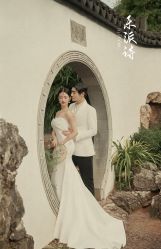 -乐派诗婚纱摄影