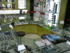 -亨得利眼镜(绿村路店)