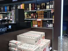 -雅典机场免税店