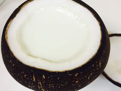 -志龙皇冠吃货椰子铺
