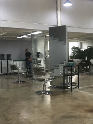 点击看大图 门面-小左沙龙