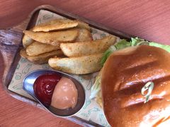 汉堡就该这么吃-魏斯理汉堡(西安沣东吾悦店)