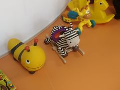 -小门牙好性格托育(北外滩中心)