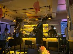 -Mx.cocktail bar