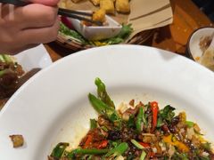 -老滇山寨•云南特色菜•地方菜•民族风情歌舞表演(金碧店)