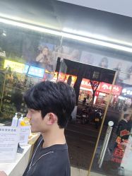 点击看大图 -藤野造型专业烫染接发