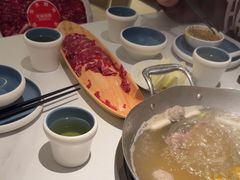 -左庭右院鲜牛肉火锅(金山万达店)