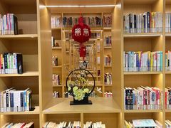 -漕河泾街道图书馆(漕河泾社区文化活动中心店)