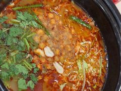 -花馬肆.云南过桥米线(汉神购物广场现场熬汤店)