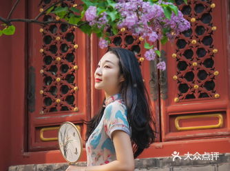 花香萦绕古老法源寺开放了，丁香花开成海