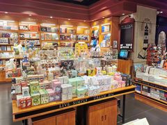 -西西弗书店&矢量咖啡(壹方购物中心店)