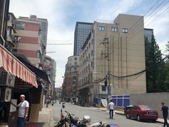 -梅记大块头爆鱼店(乍浦路店)