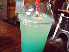 蓝色气泡水-MI WU FACTORY米屋美食工厂餐厅(绿地店)