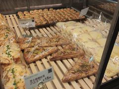 -顶东面包花园·生日蛋糕(世博店)