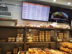 面包甜点陈列柜-白玉兰食品(甜云店)