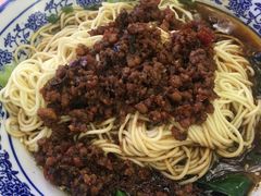 -渝之汇牛肉豌杂面