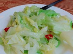 炝拌圆白菜-清真吴记门钉肉饼·喜多利