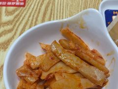 -魔都三兄弟酸辣粉·蘸卤炸串(虹桥万科店)