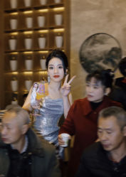 -台湾蔡美月婚纱租赁