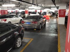 -虹桥火车站-停车场