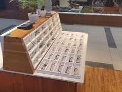 -MiRi眼镜连锁·蔡司·尼康控优点合作店(莘庄店)