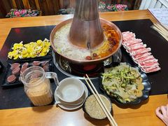 -果松木炭酸菜铜火锅·外婆参鸡汤