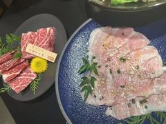 -山川小町·极番烧肉(新地假日广场店)