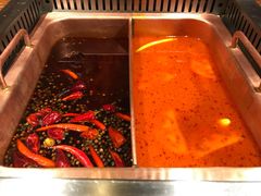 -老牌坊云南鱼豆花火锅(爱建店)