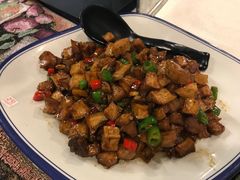 -刘姐啤酒鱼民族演艺餐厅(西街总店)