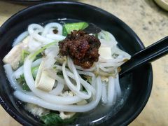 -丽虹云南过桥米线(兴工街店)